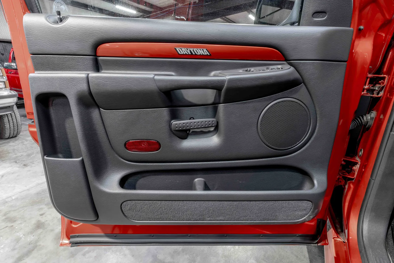 One Owner 2005-Dodge-Ram1500-TangerineMetallic-1D7HA16D35J627475--44.jpg